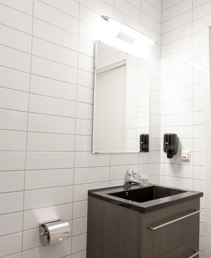 Ettsmart Hotell Солентюна Екстериор снимка