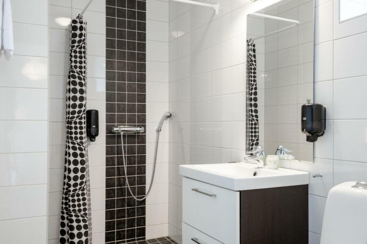 Ettsmart Hotell Солентюна Екстериор снимка